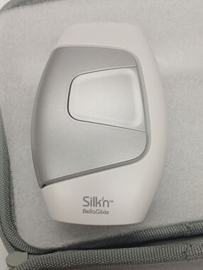 Silk'n BellaGlide White & Silver At-Home Skincare Tool